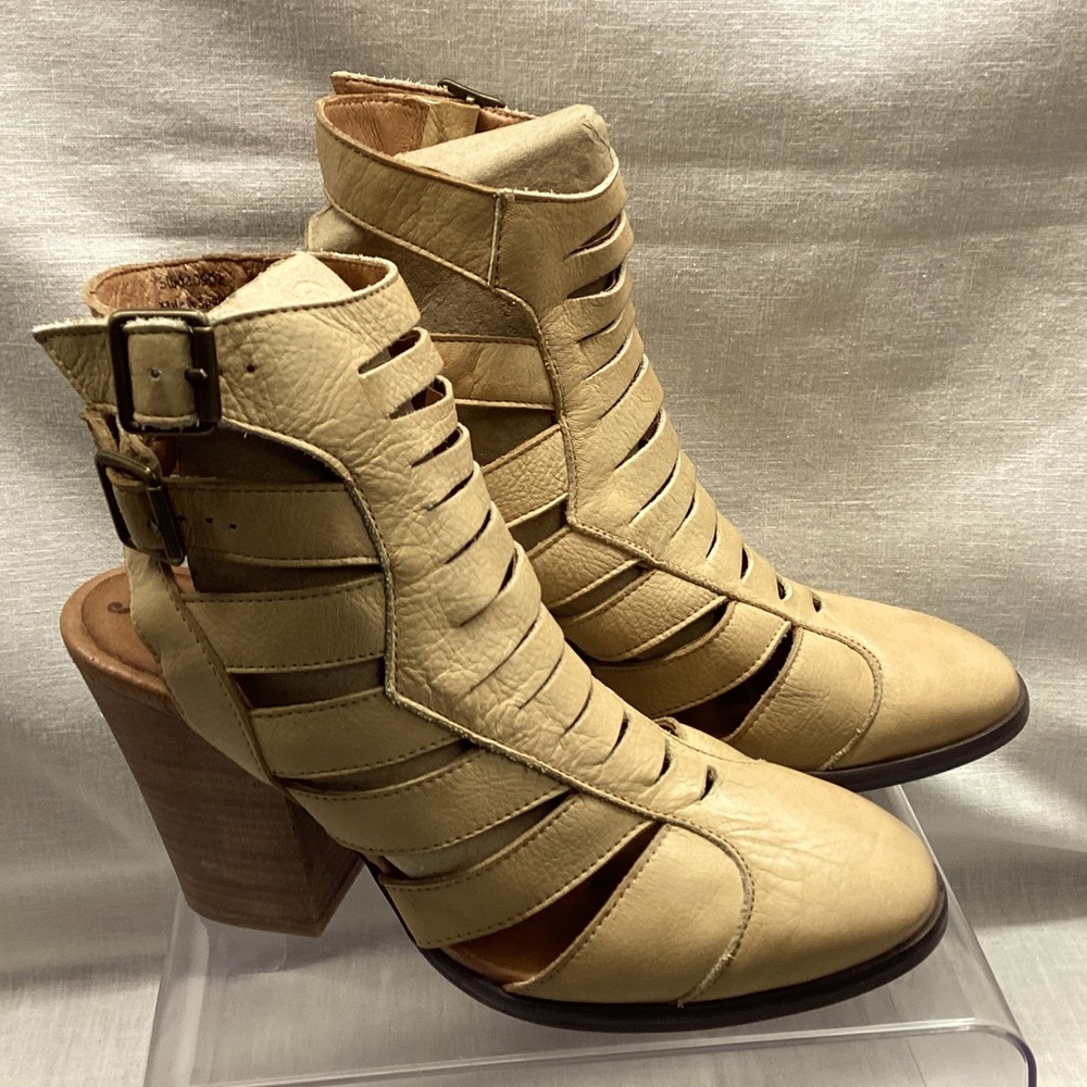 Free People Women’s hayes taupe caged open heel ankle booties size: 8 US / 38 EU